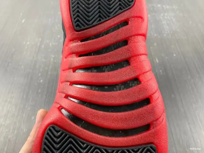 Reps TB Game Jordan Retro (2016) Flu 12 130690-002 0424